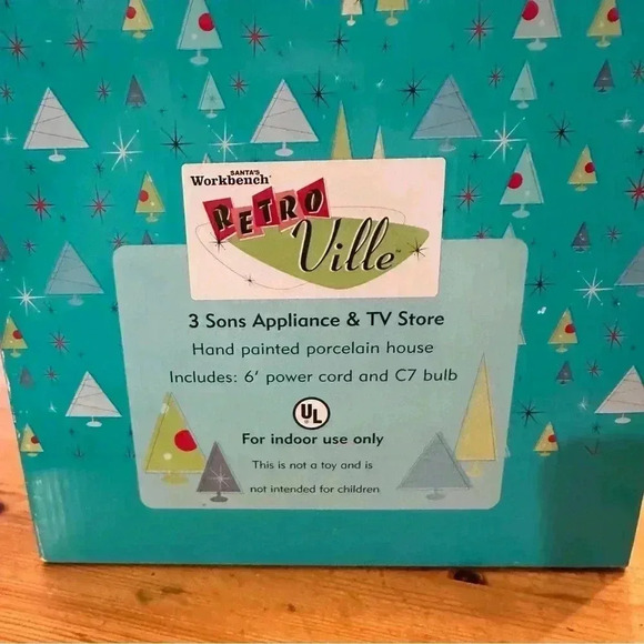New 2005 Santa’s workbench retroville 3 sons appliance and tv store Christmas - Picture 6 of 7
